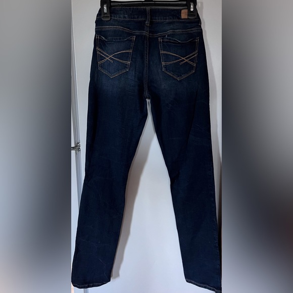 029- Areopostle Jean designed in NYC - Picture 2 of 10